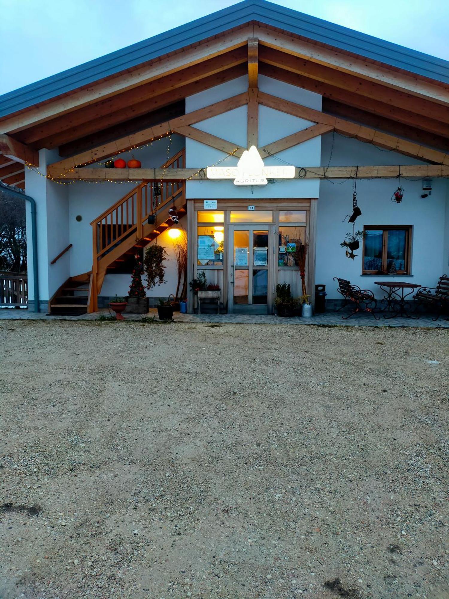 Agritur Maso Flonkeri Bed and Breakfast Bosentino Exteriör bild